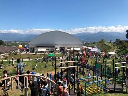 .
＼未経験歓迎／施設運営スタッフ募集中！
北部スポーツ・レクリエーションパークの指定管理者、㈱フクシ・エンタープライズでは、当施設の運営・管理全般をお任せするスタッフを募集しています。
スタッフ全体の指導・シフト管理から、安全管理、イベント企画、売上・経費の管理など、現場とマネジメントの両面を担うポジションです。

★部活・サークル・スポーツ経験を活かしたい
★イベントをやってみたい、イベントの主催経験を活かしたい
★一人で黙々より、声を掛け合って動くほうが合う
★「この先も使える力」を、仕事として身につけたい

施設を“回す側”として、人・現場・安全を支える【施設運営管理】の仕事にご興味のある方は、ぜひご応募ください。

採用情報・ご応募ページはプロフィールのリンクから